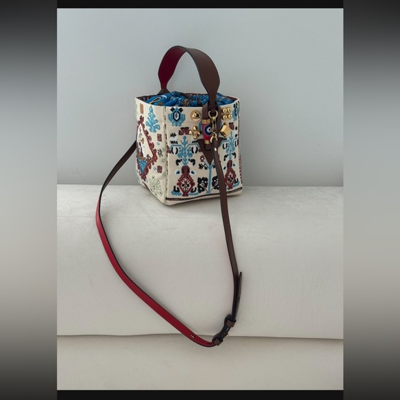 New never used Christian Louboutin bucket bag - Picture 5 of 5